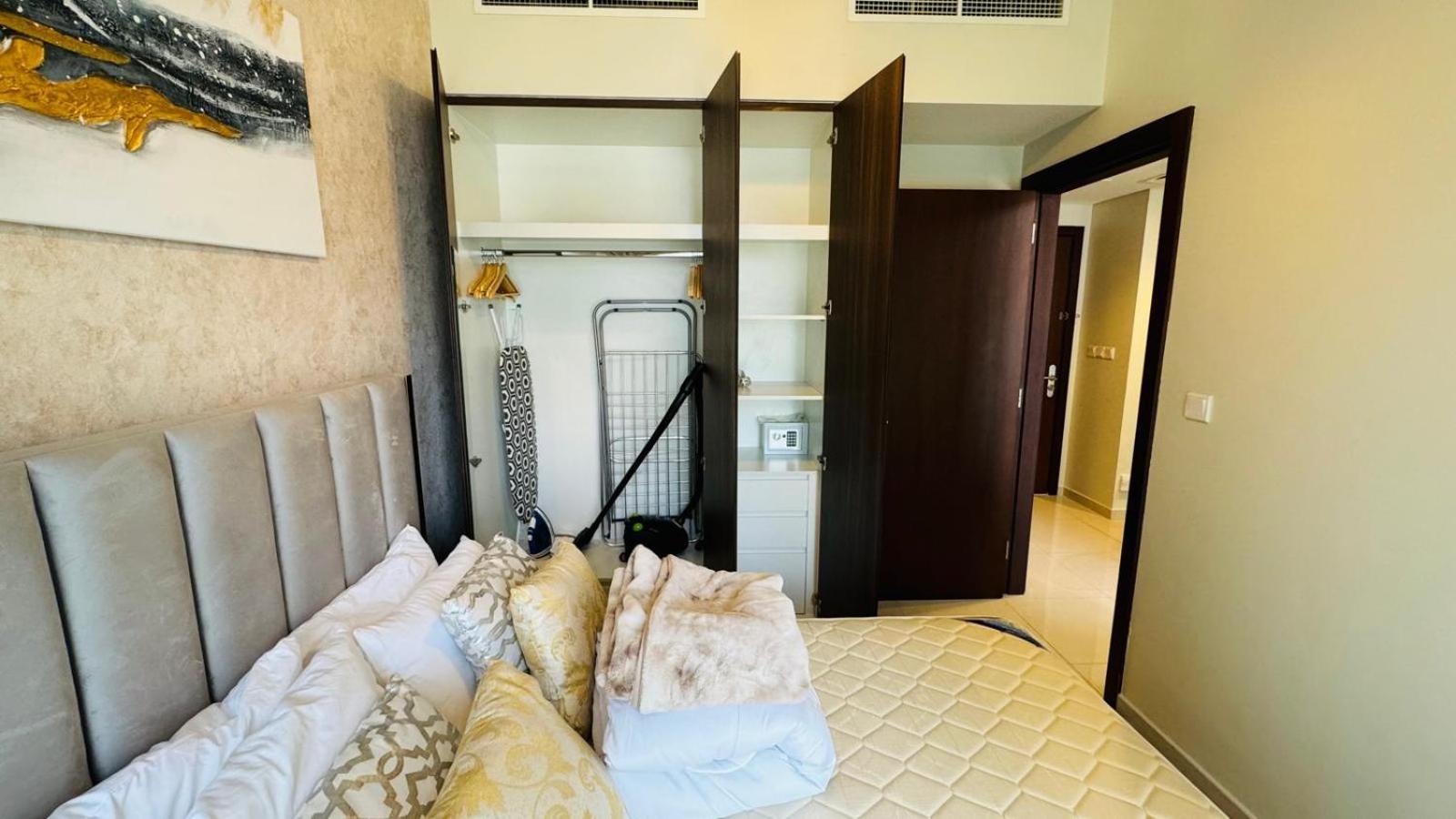 Beautiful In Damac Reva With Balcony In A Vibrant Area Of Central Downtown Apartment *