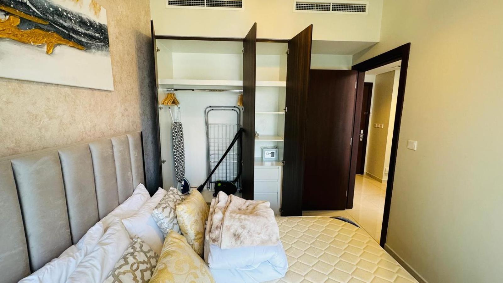 Apartment Beautiful In Damac Reva With Balcony In A Vibrant Area Of Central Downtown Dubai