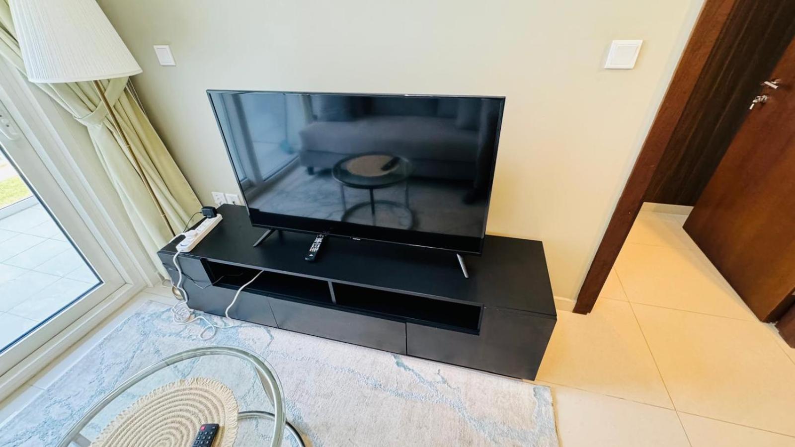 Beautiful In Damac Reva With Balcony In A Vibrant Area Of Central Downtown Apartment