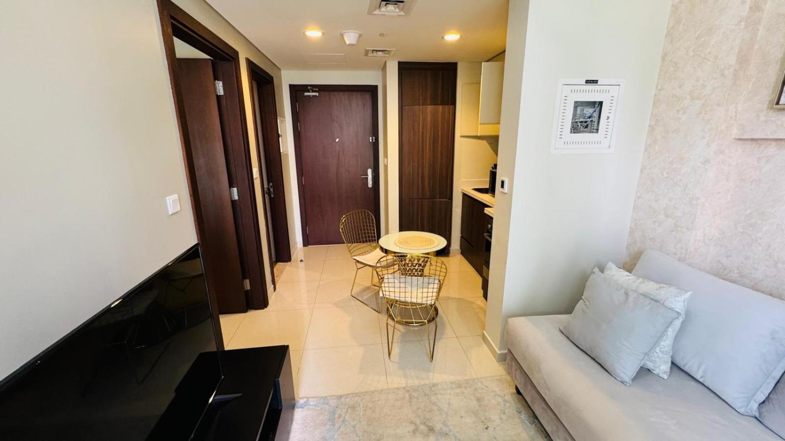 Beautiful In Damac Reva With Balcony In A Vibrant Area Of Central Downtown Apartment Dubai